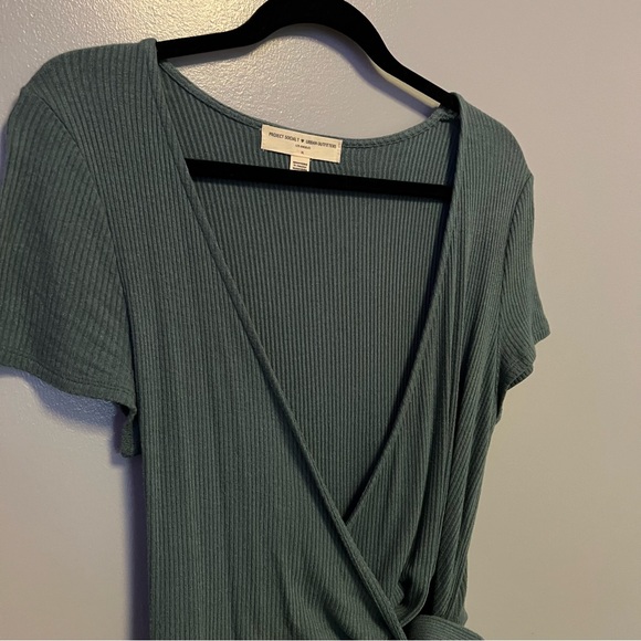 Cross Tie Top - Picture 3 of 5